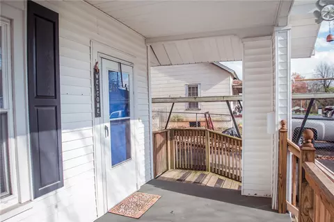 213 S 7th St, Easley, SC 29640 photo 4