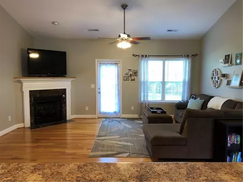 106 Sunny Hl, Pendleton, SC 29670 photo 2