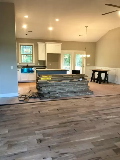 428 E Church Rd, Easley, SC 29642 photo 4