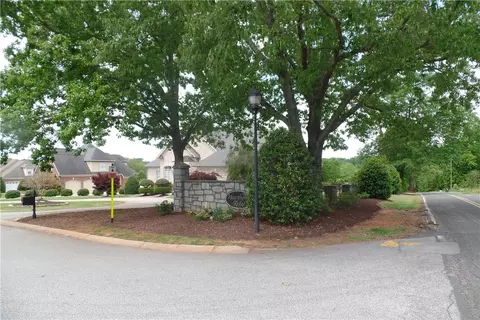 102 Huntcliff Ct, Easley, SC 29642 photo 6