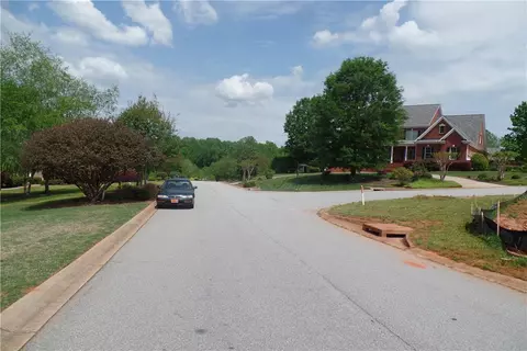 102 Huntcliff Ct, Easley, SC 29642 photo 2