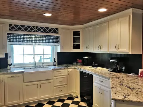 335 Geraldine Dr, Walhalla, SC 29691 photo 9