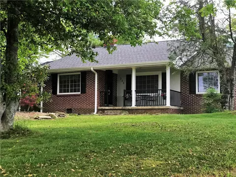 335 Geraldine Dr, Walhalla, SC 29691 photo 2