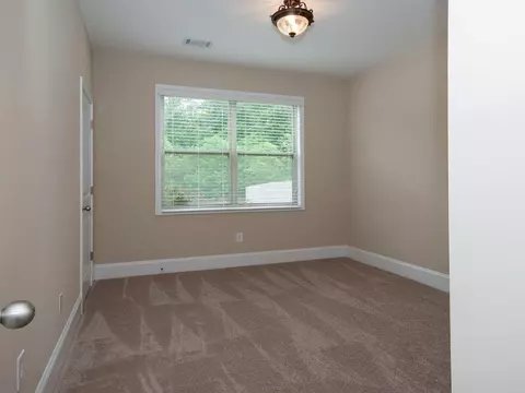 124 Berwick Ct, Easley, SC 29642 photo 9