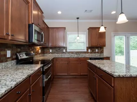 124 Berwick Ct, Easley, SC 29642 photo 8