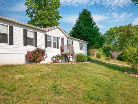 142 Thomas Mill Ct, Easley, SC 29640 photo 2