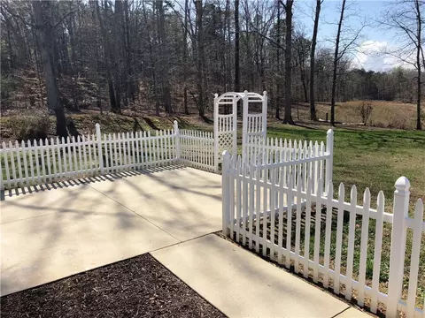 889 Greenville St, Pendleton, SC 29670 photo 4