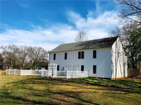 889 Greenville St, Pendleton, SC 29670 photo 3