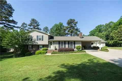 121 Fox Fire Rd, Central, SC 29630 photo 1