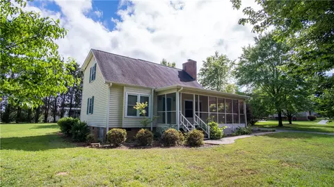 634 Windy Hill Rd, Central, SC 29630 photo 4