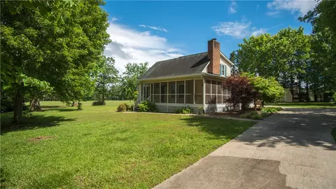634 Windy Hill Rd, Central, SC 29630 photo 2
