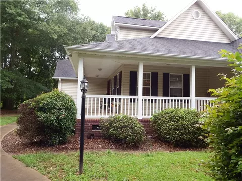204 Meadow Ct, Honea Path, SC 29654 photo 2