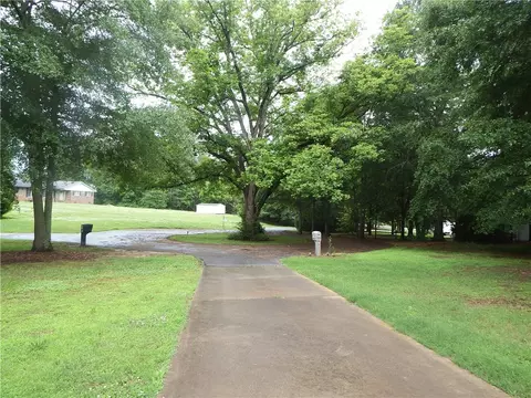 204 Meadow Ct, Honea Path, SC 29654 photo 31