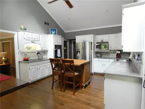 739 Lovers Ln, Toccoa, GA 30577 photo 9