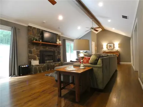739 Lovers Ln, Toccoa, GA 30577 photo 7