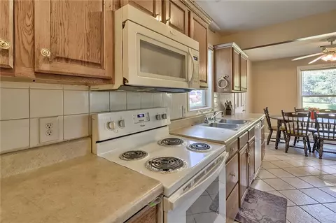 214 Georgetown Rd, Easley, SC 29640 photo 8