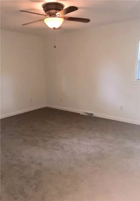 401 Clarendon Dr, Easley, SC 29642 photo 6