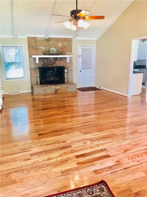 401 Clarendon Dr, Easley, SC 29642 photo 3