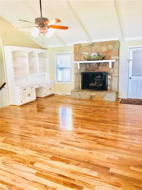 401 Clarendon Dr, Easley, SC 29642 photo 2