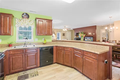 12181 Friendship Loop Dr, Seneca, SC 29678 photo 18