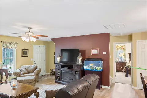 12181 Friendship Loop Dr, Seneca, SC 29678 photo 11