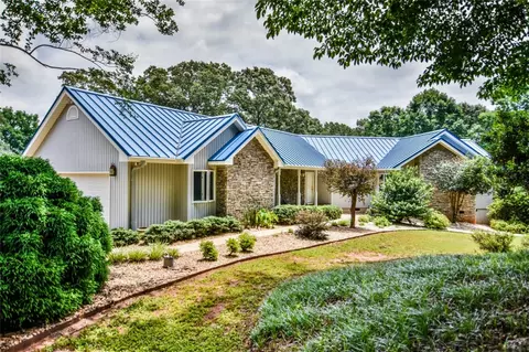 131 Planters Dr, Seneca, SC 29678 photo 1