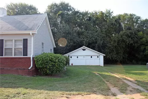 16 Brock St, Pelzer, SC 29669 photo 3