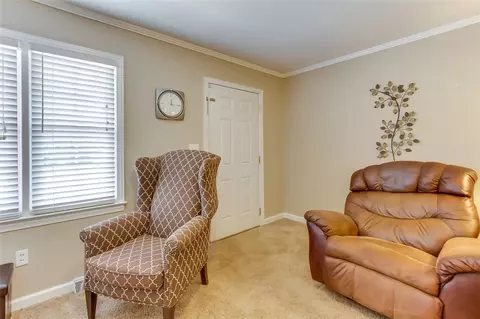 8 Pine Tree Dr, Honea Path, SC 29654 photo 6