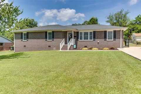 8 Pine Tree Dr, Honea Path, SC 29654 photo 3