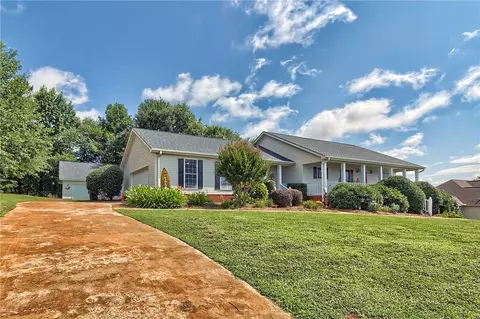 117 Hallmark Ln, Easley, SC 29640 photo 2