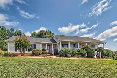 117 Hallmark Ln, Easley, SC 29640 photo 3