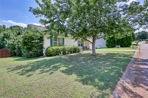 4 Avis Ct, Greer, SC 29651 photo 4