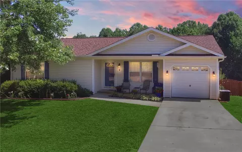 4 Avis Ct, Greer, SC 29651 photo 1
