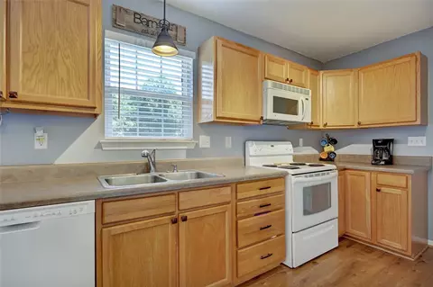4 Avis Ct, Greer, SC 29651 photo 11