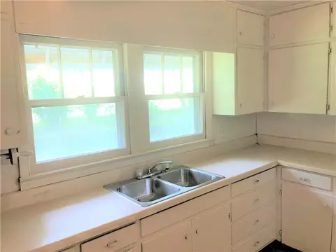 309 N Pine St, Walhalla, SC 29691 photo 11