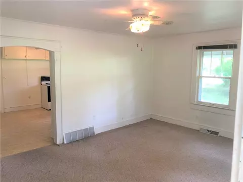309 N Pine St, Walhalla, SC 29691 photo 6