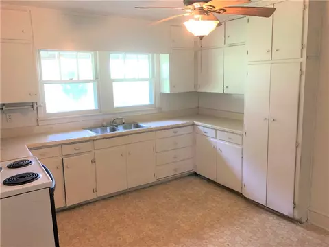 309 N Pine St, Walhalla, SC 29691 photo 9