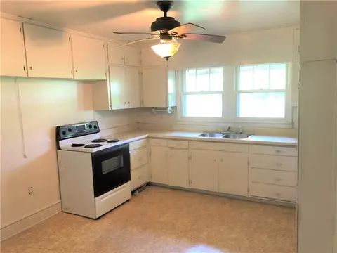 309 N Pine St, Walhalla, SC 29691 photo 8