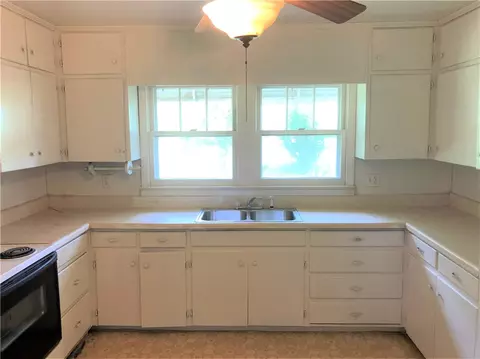 309 N Pine St, Walhalla, SC 29691 photo 10