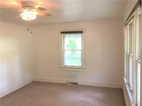 309 N Pine St, Walhalla, SC 29691 photo 5