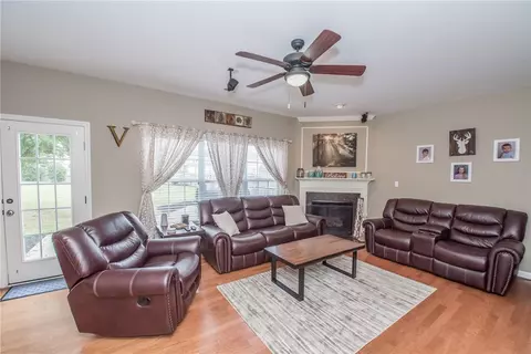 2 Chatham Ct, Easley, SC 29642 photo 17