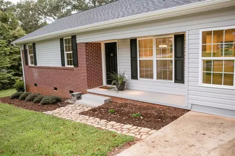 212 Mountain View Dr, Central, SC 29630 photo 10