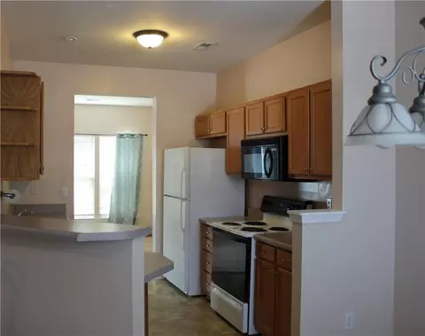 39 Spring Crossing Cir, Greer, SC 29650 photo 2
