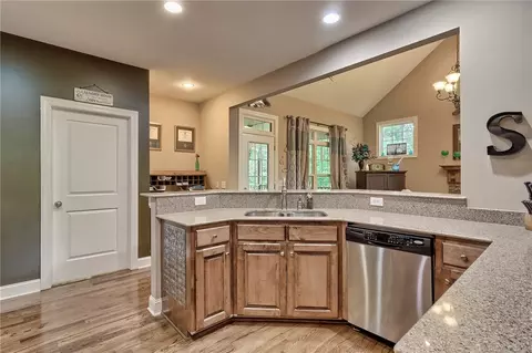 329 Puckett Mill Dr, Central, SC 29630 photo 11