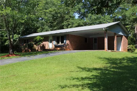 286 Horseshoe Rd, Central, SC 29630 photo 2