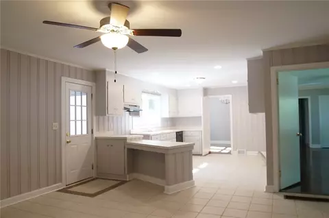 100 S D St, Easley, SC 29640 photo 3