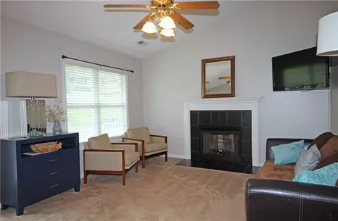 116 Harvard Ln, Easley, SC 29640 photo 2