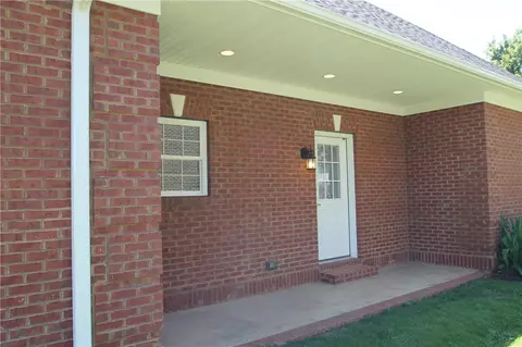 301 Cedar Post Ct, Seneca, SC 29672 photo 6