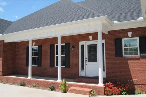 301 Cedar Post Ct, Seneca, SC 29672 photo 2