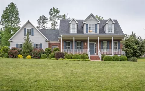 192 Upper Lake Dr, Easley, SC 29640 photo 1